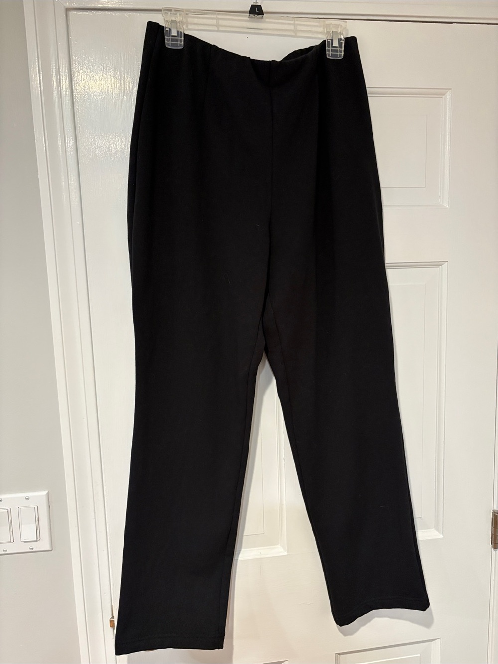 L.L. Bean Women's Perfict Fit Fleece backed slim leg Pant. Large